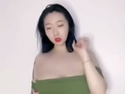 아시아 큰 가슴 소녀 댄스